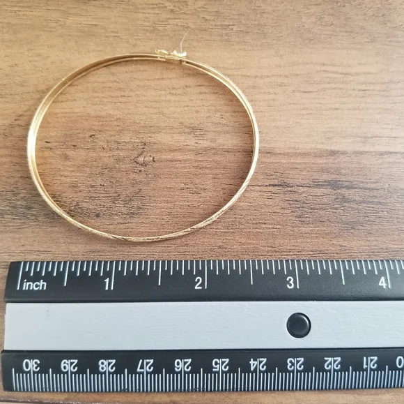 10K Gold Bangle Bracelet